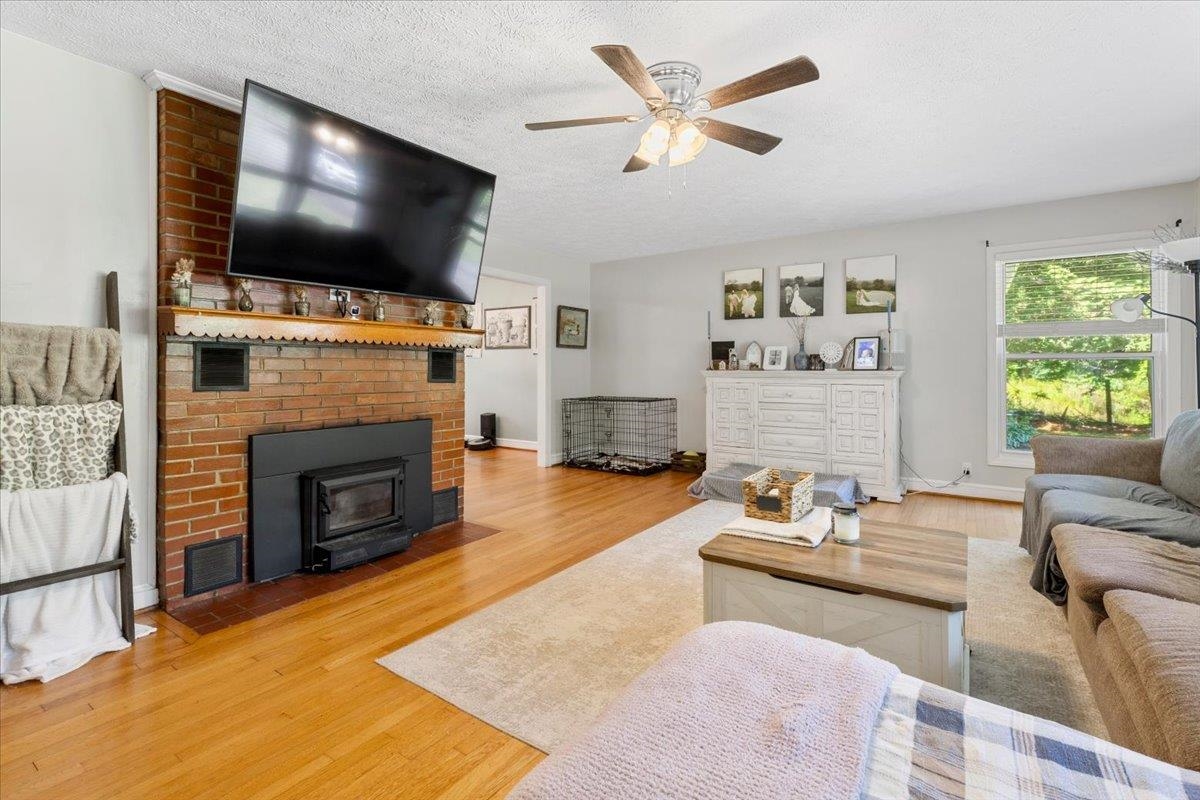 9806 Floyd Pike Dugspur VA 24325
