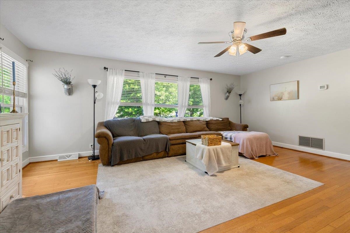 9806 Floyd Pike Dugspur VA 24325