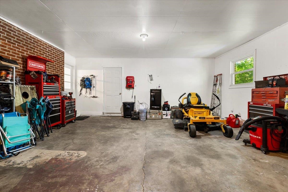 9806 Floyd Pike Dugspur VA 24325