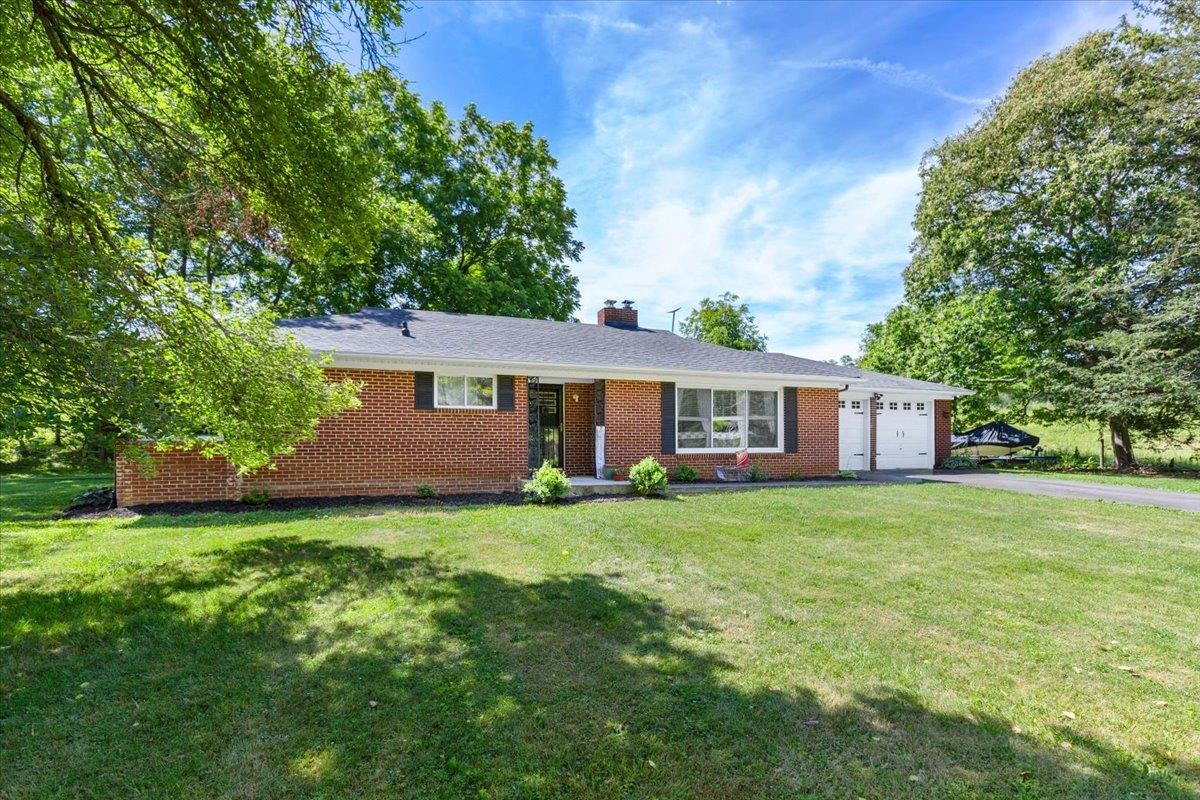 9806 Floyd Pike Dugspur VA 24325