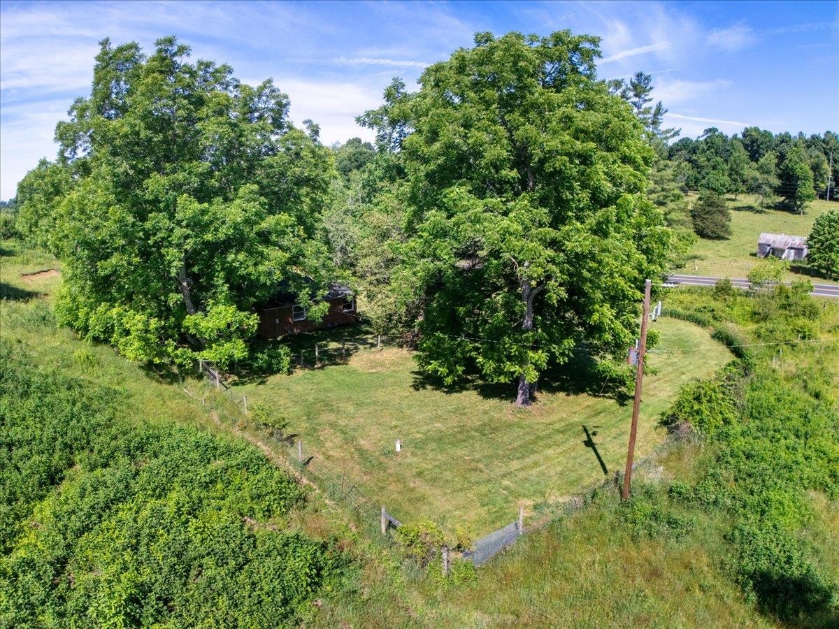 9806 Floyd Pike Dugspur VA 24325