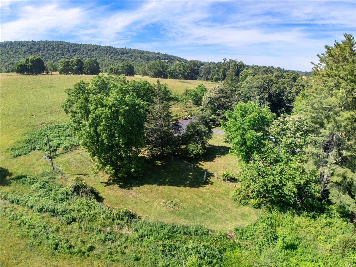 9806 Floyd Pike Dugspur VA 24325