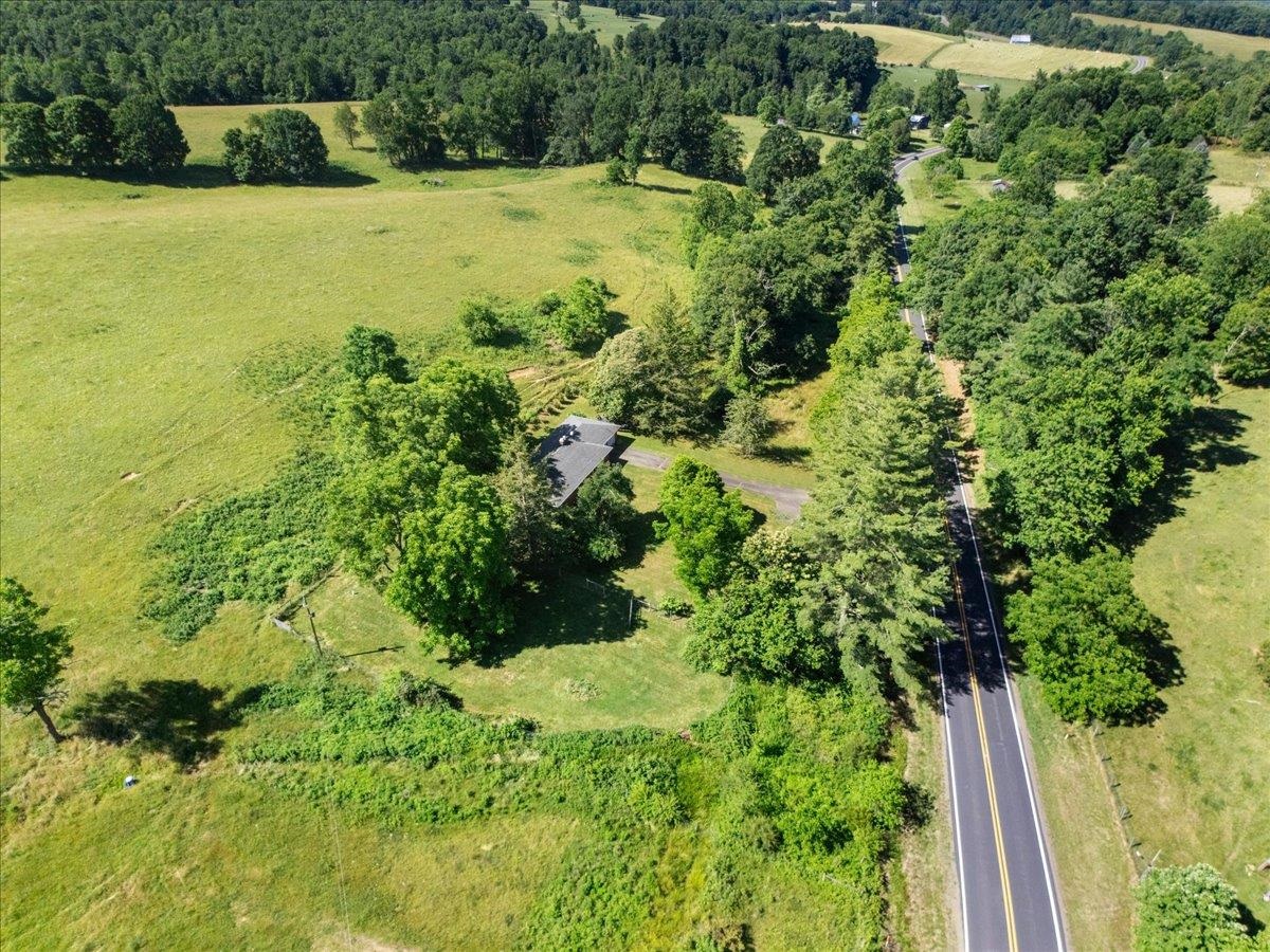 9806 Floyd Pike Dugspur VA 24325