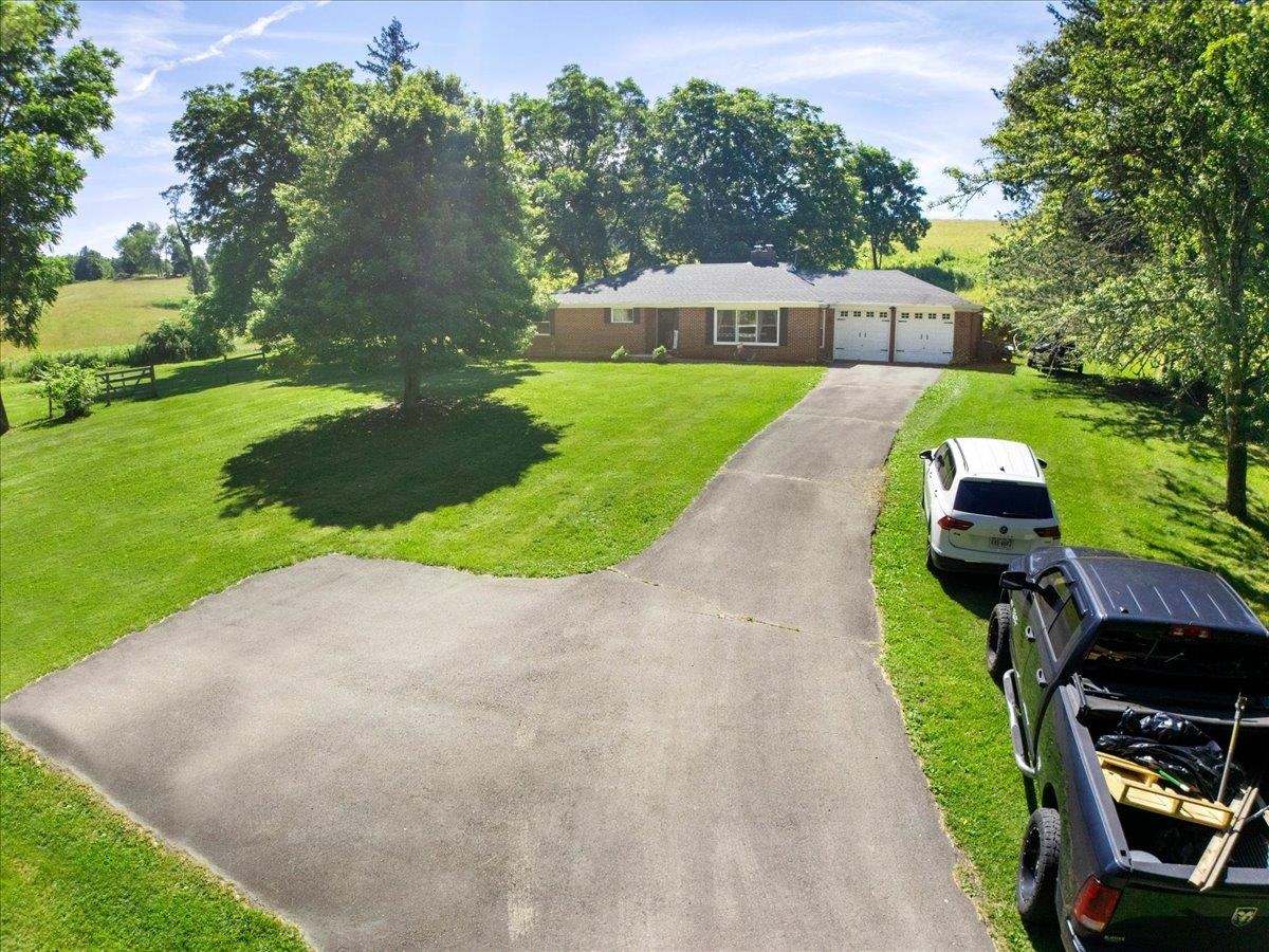 9806 Floyd Pike Dugspur VA 24325