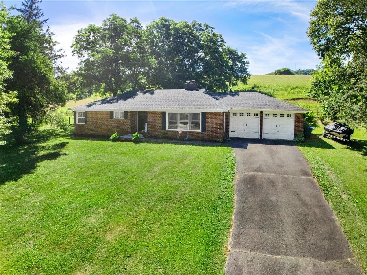 9806 Floyd Pike Dugspur VA 24325