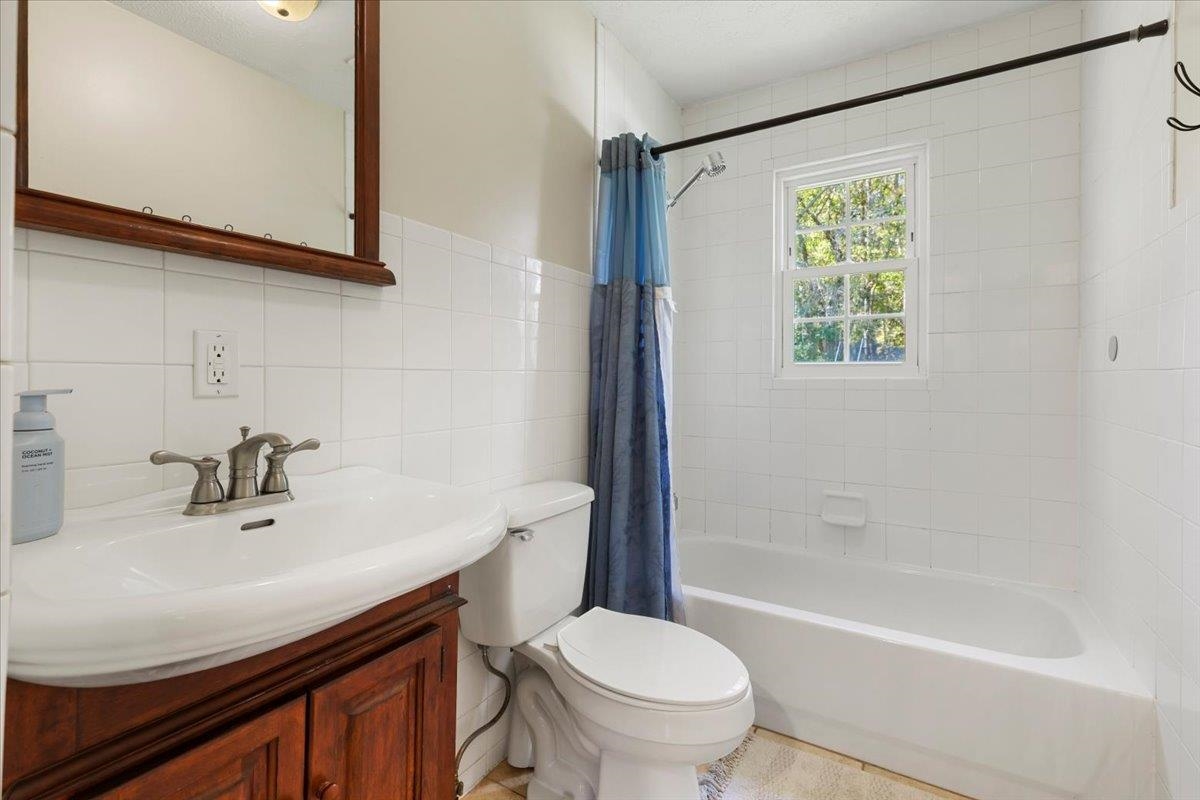 5651 Locust Drive Dublin VA 24084