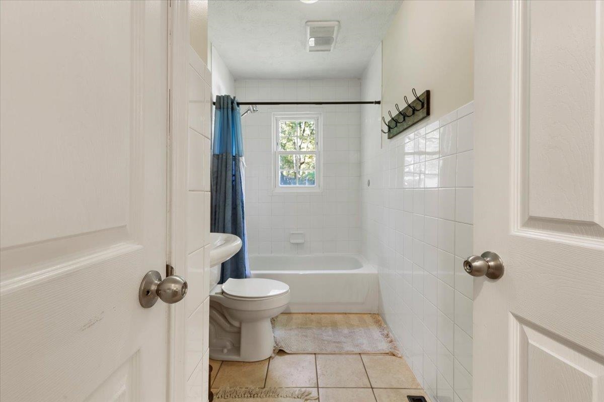 5651 Locust Drive Dublin VA 24084