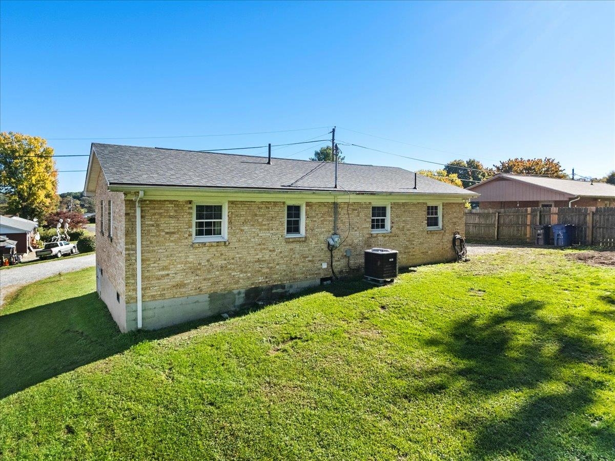 5651 Locust Drive Dublin VA 24084