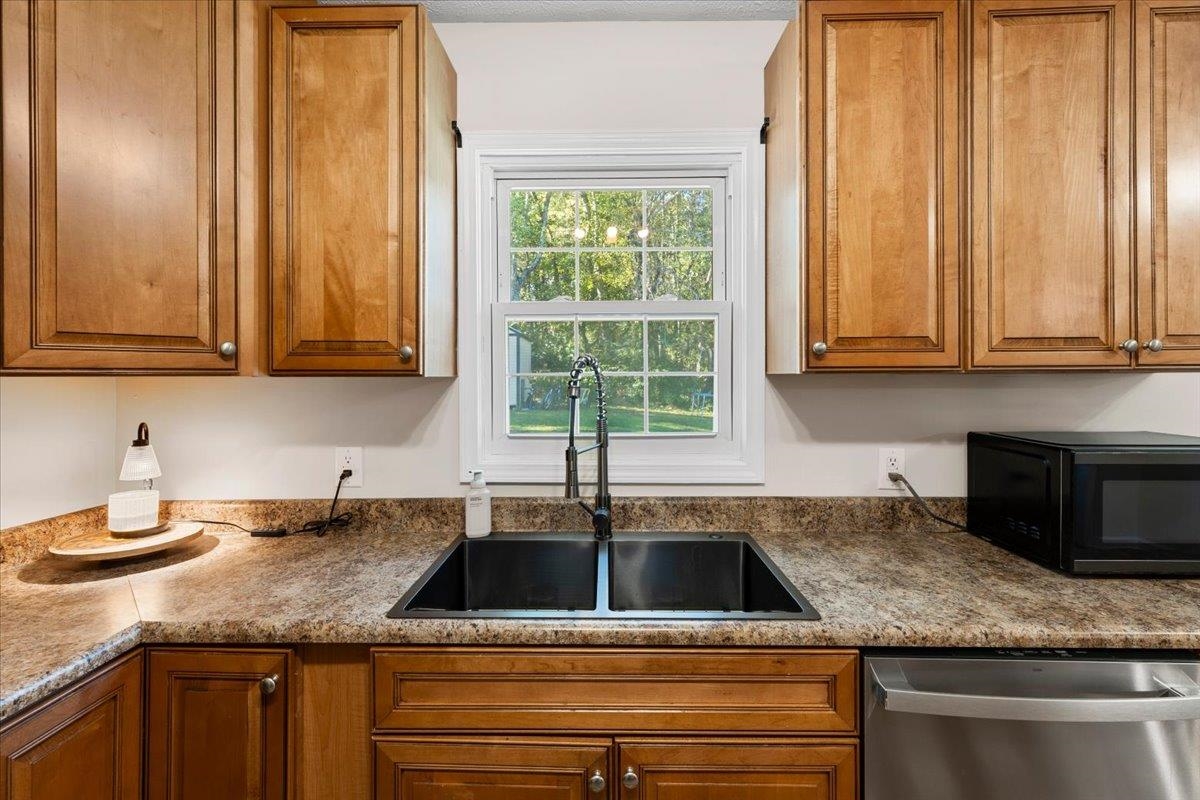 5651 Locust Drive Dublin VA 24084