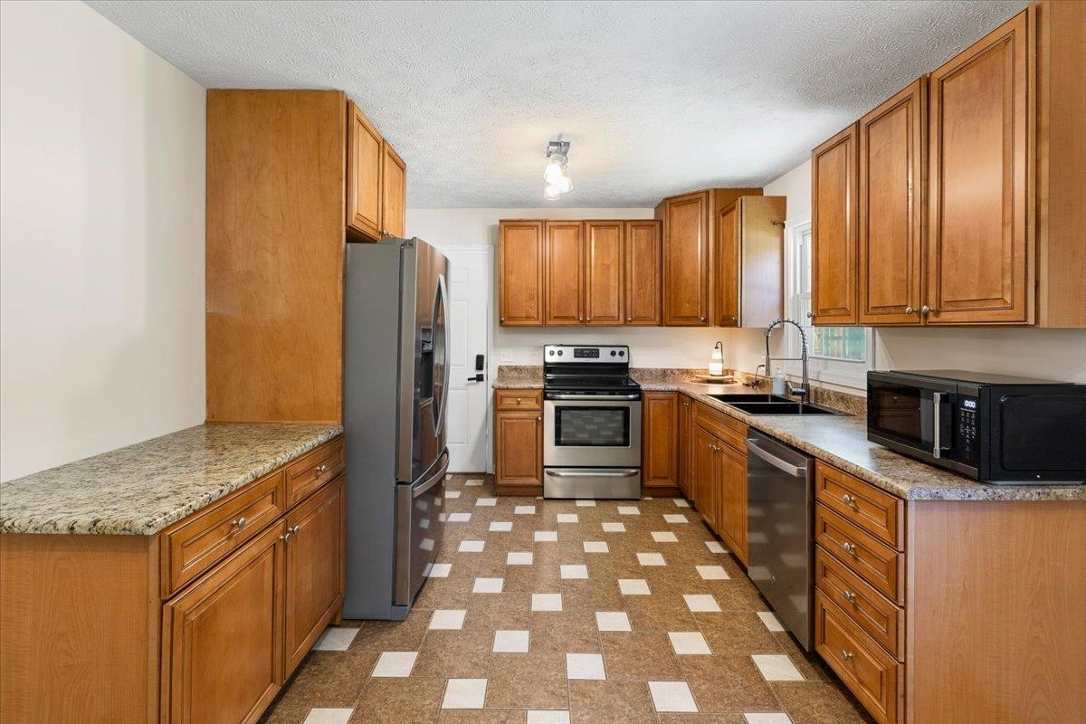 5651 Locust Drive Dublin VA 24084