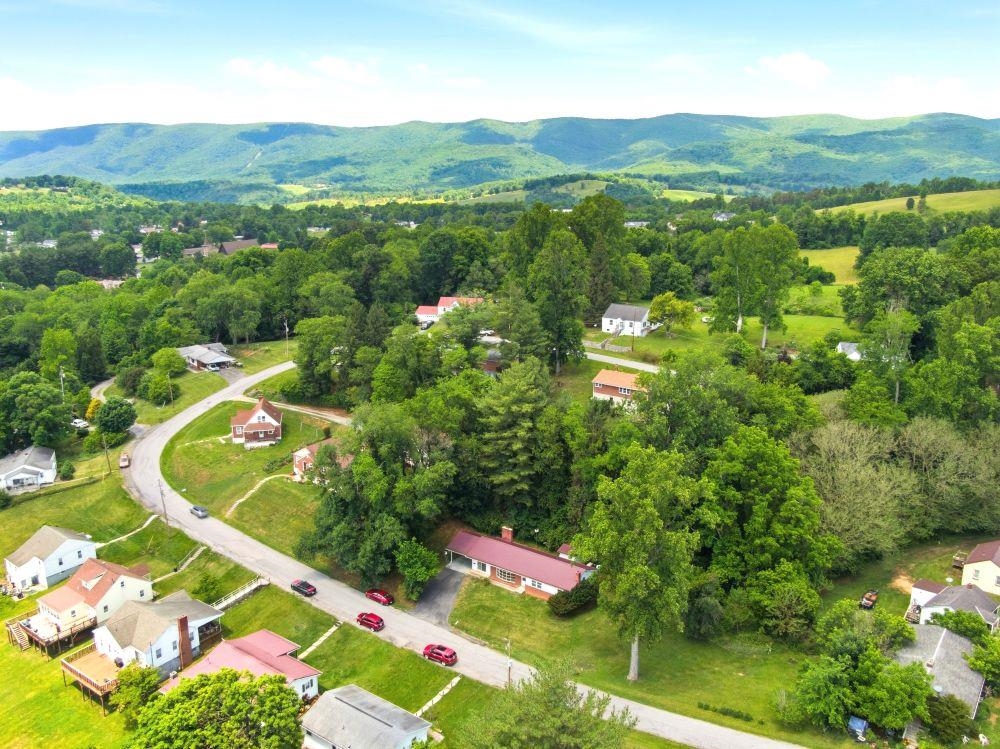 306 Crile Lane Pearisburg VA 24134
