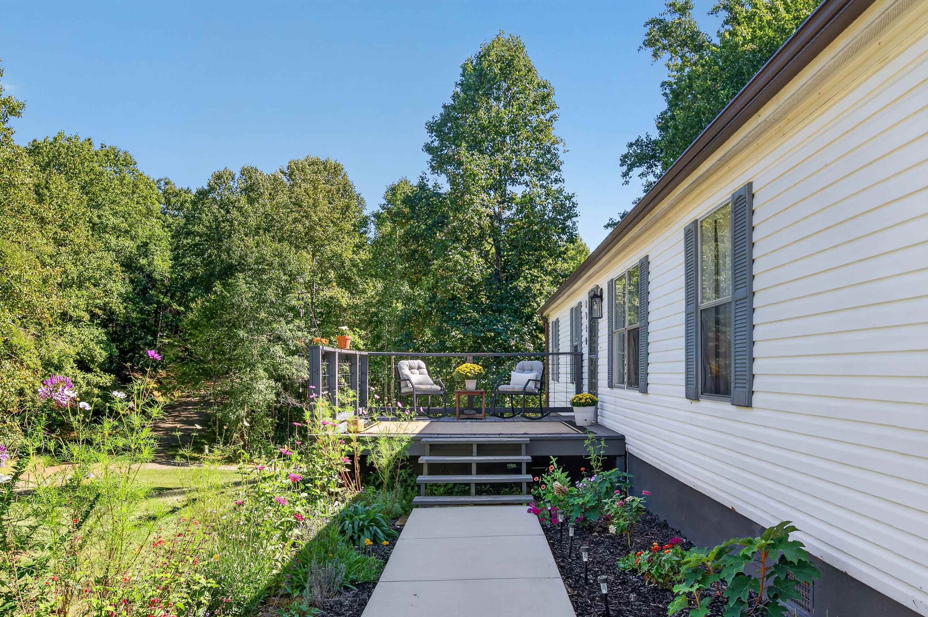 1310 Reedsville Road NW Floyd VA 24091