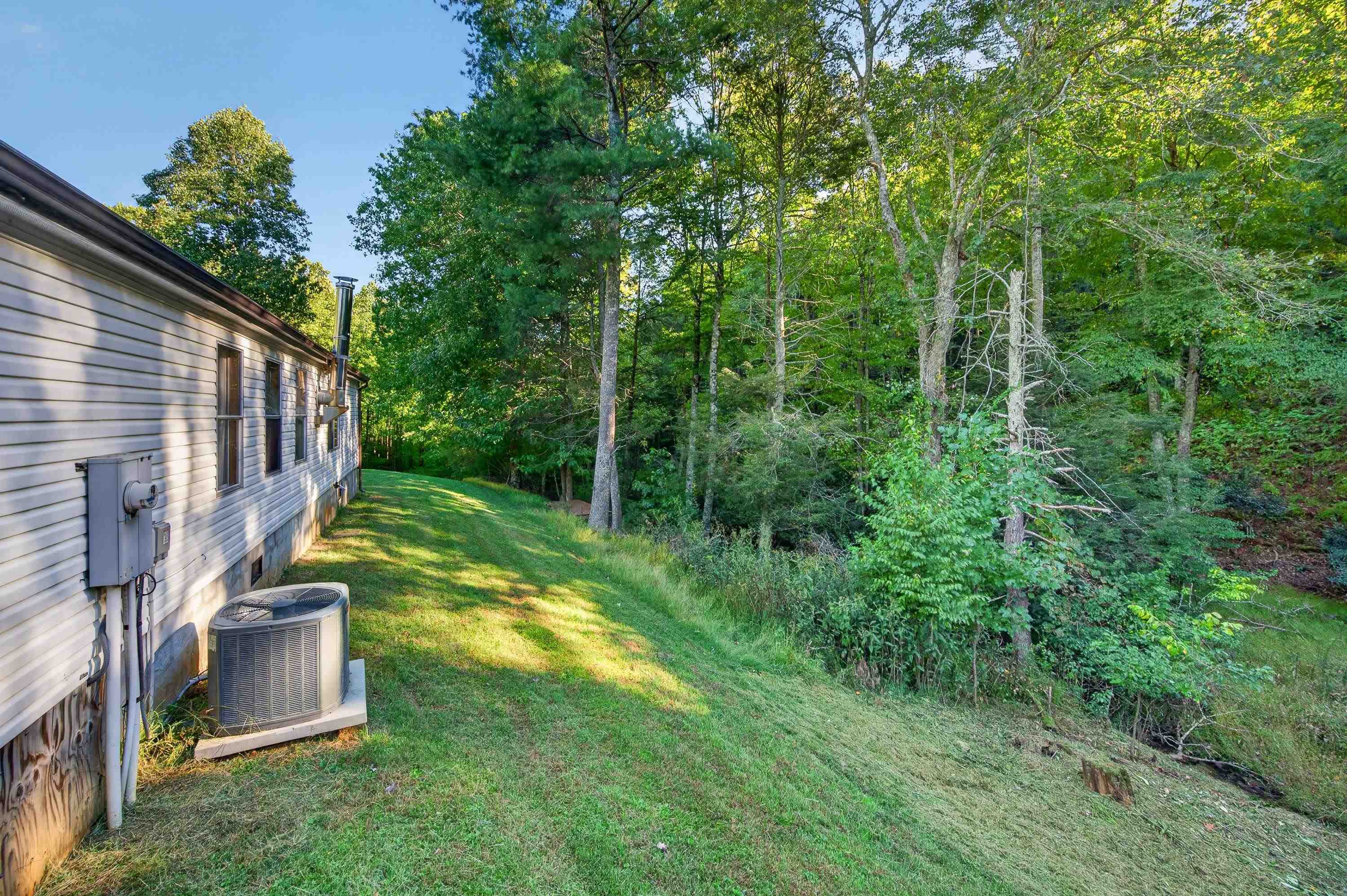 1310 Reedsville Road NW Floyd VA 24091