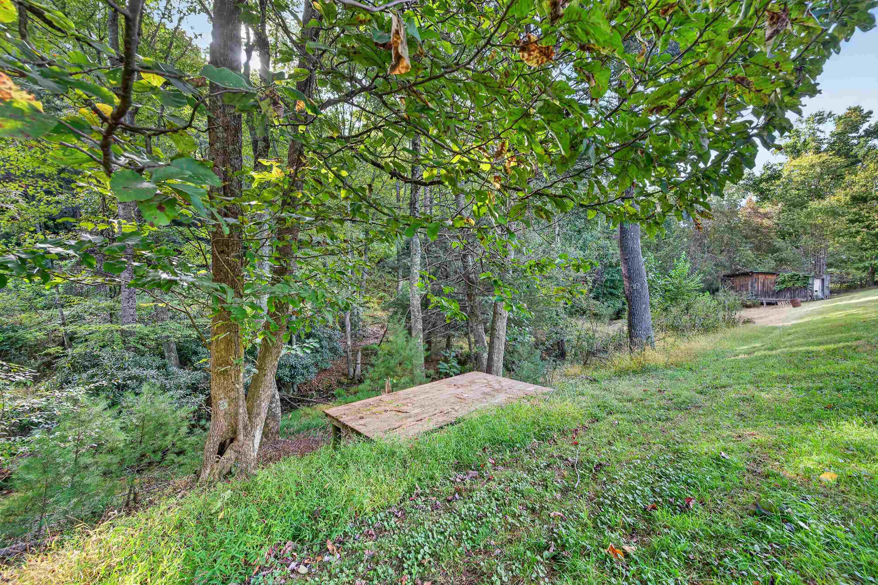 1310 Reedsville Road NW Floyd VA 24091