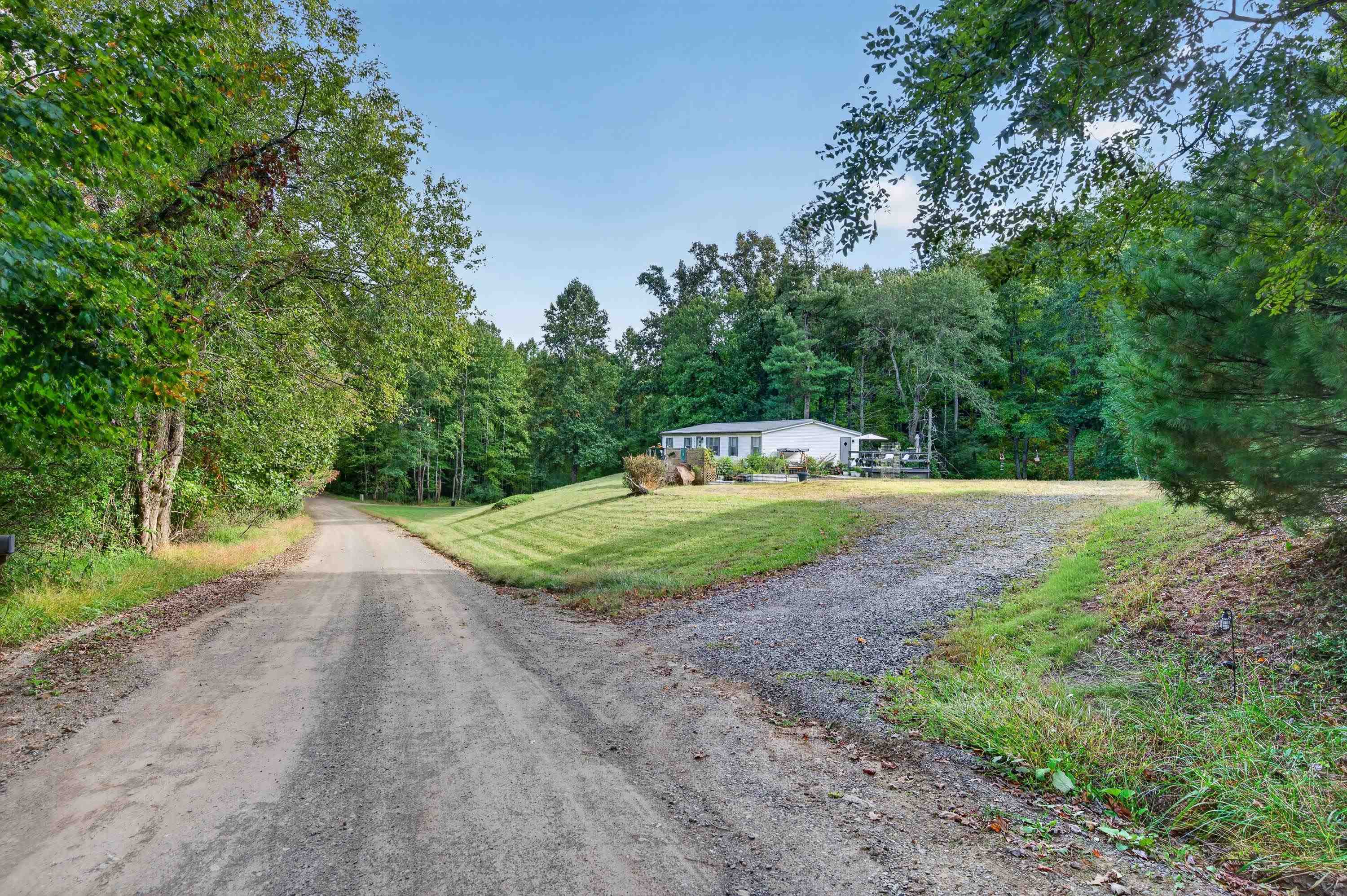 1310 Reedsville Road NW Floyd VA 24091