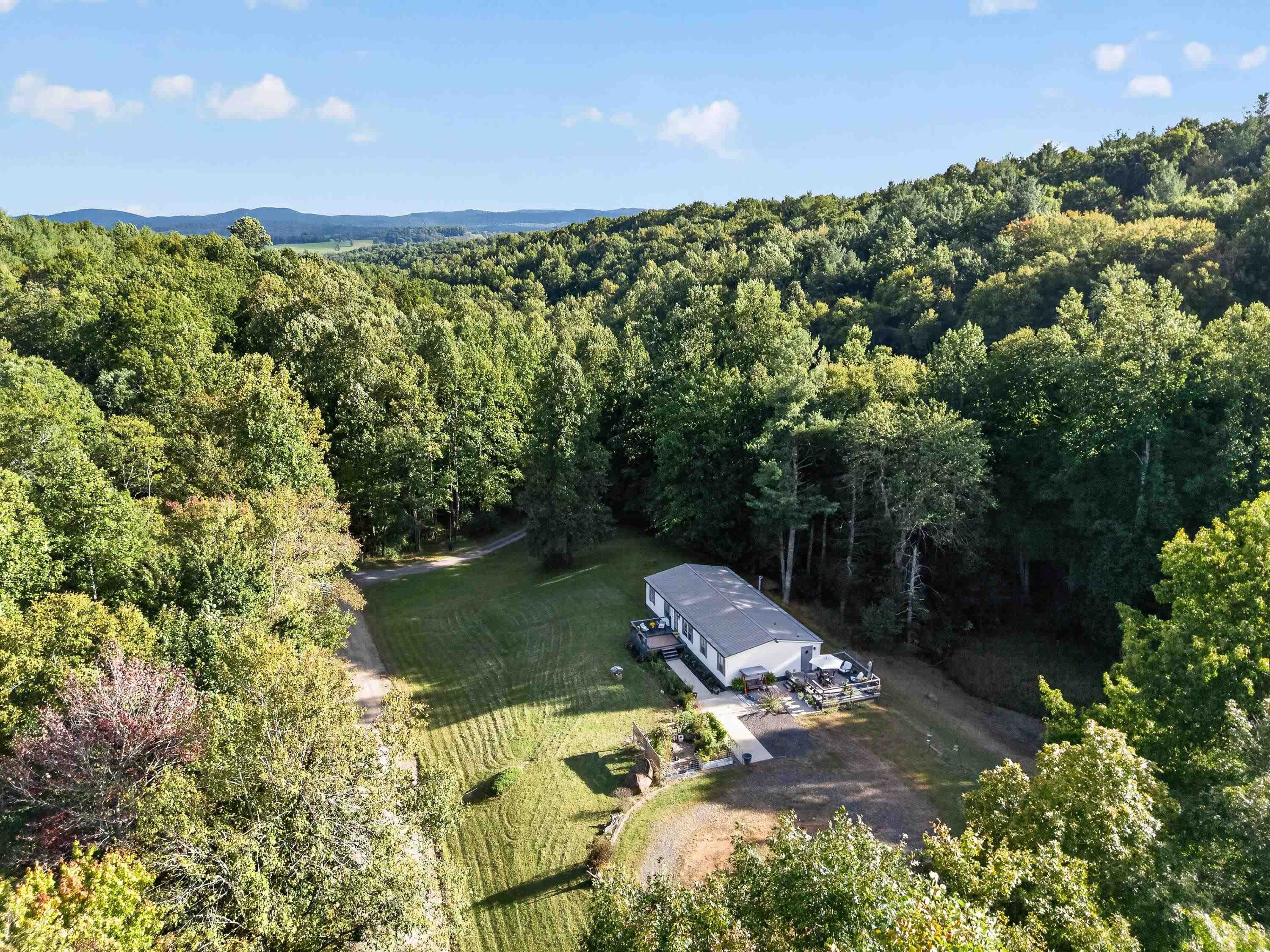 1310 Reedsville Road NW Floyd VA 24091
