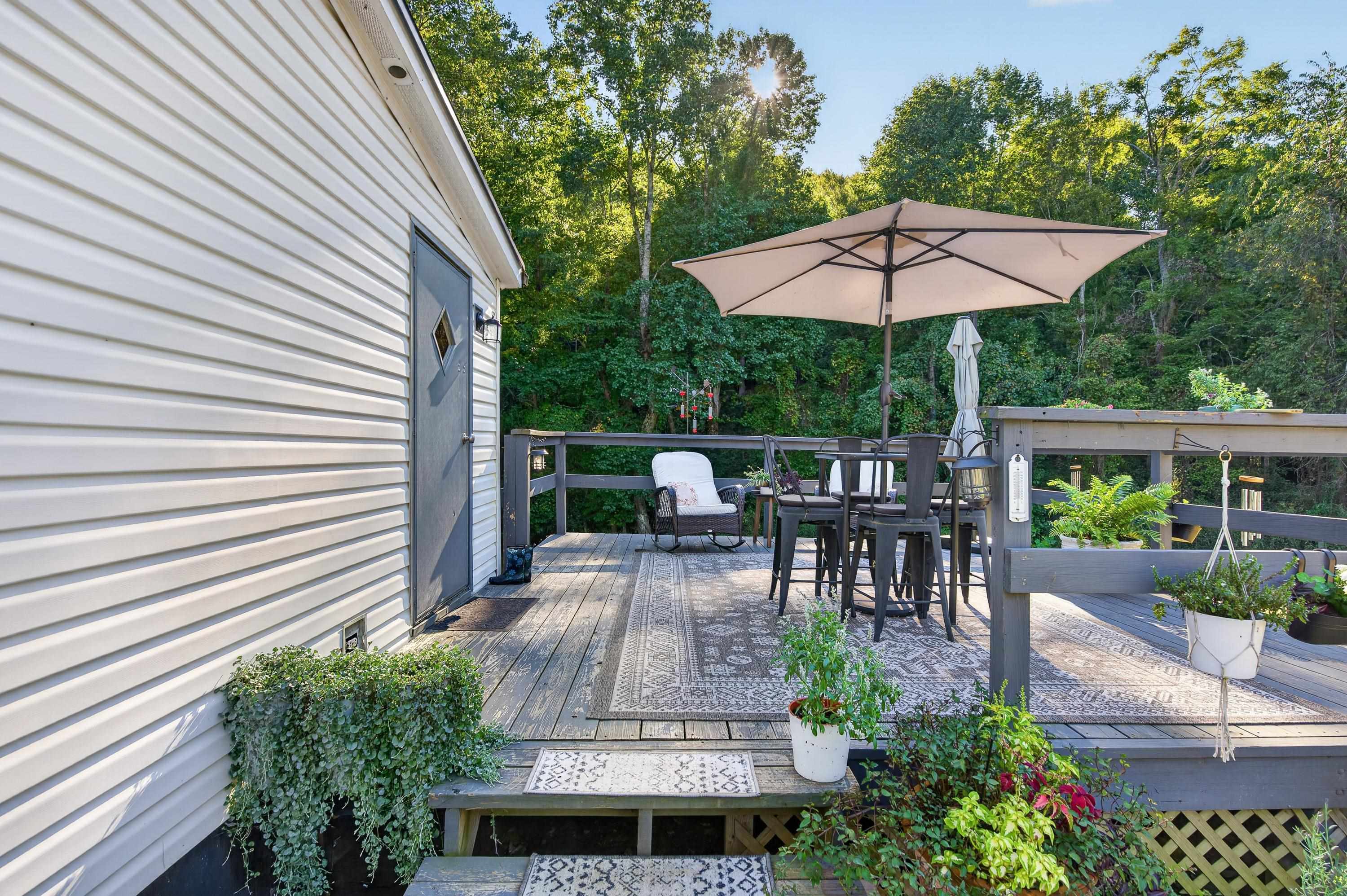 1310 Reedsville Road NW Floyd VA 24091