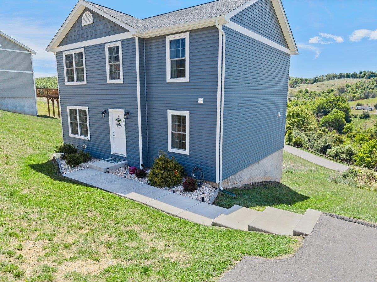161 Prairie View Lane Pembroke VA 24136