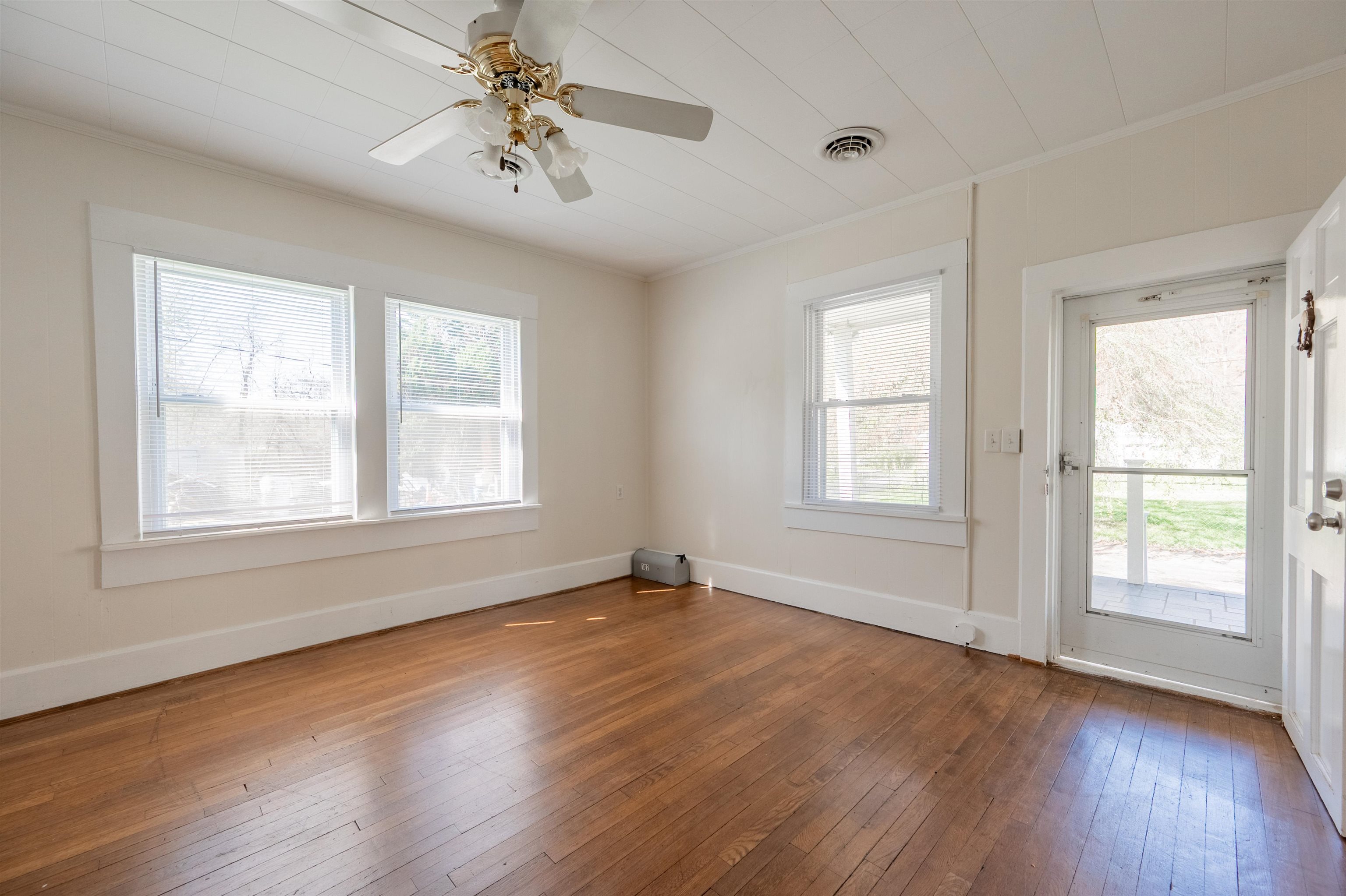 102 Peck Street Pembroke VA 24136