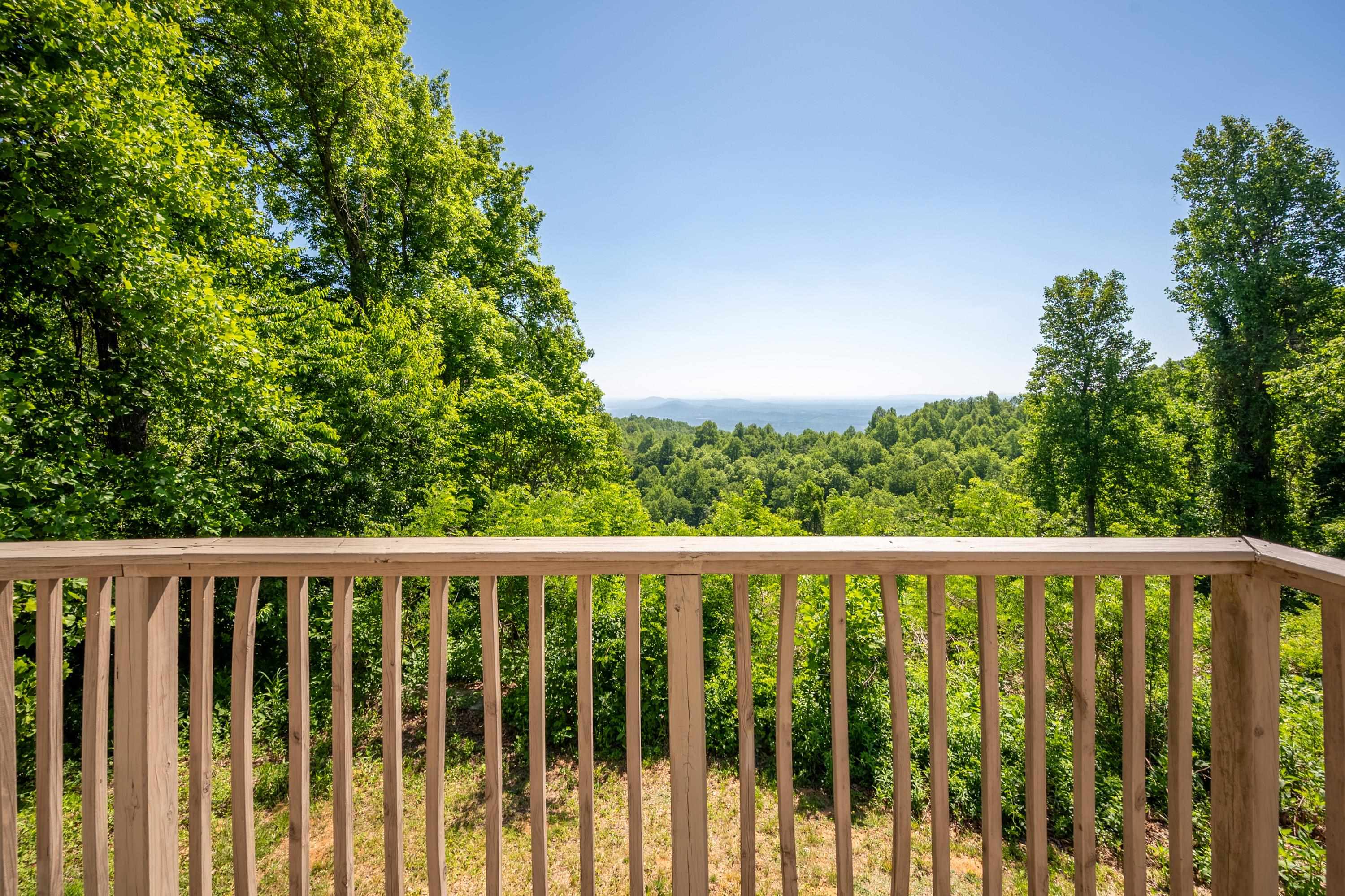 10 Doe Valley Drive SE Copper Hill VA 24079