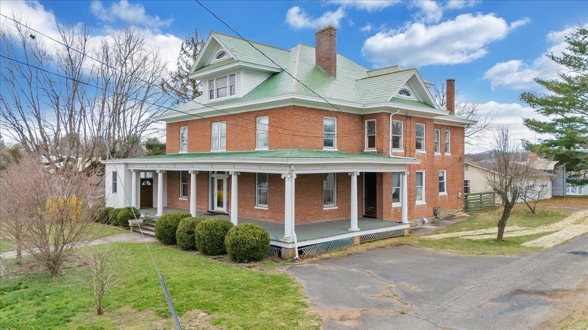 13 Giles Avenue Dublin VA 24084