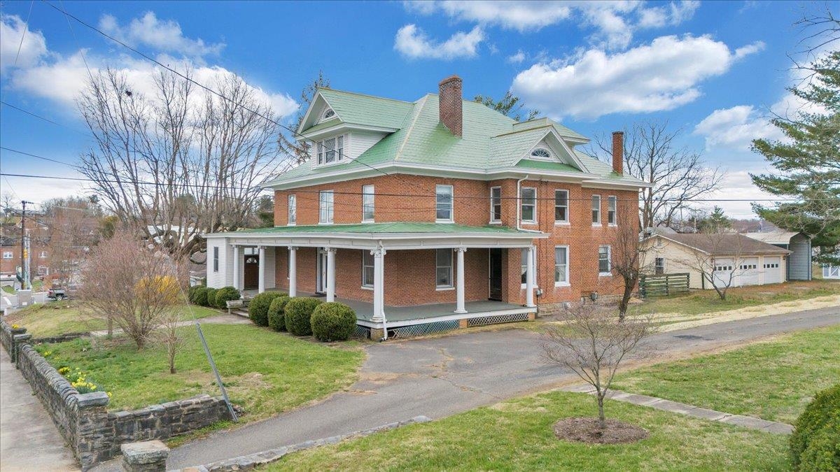 13 Giles Avenue Dublin VA 24084