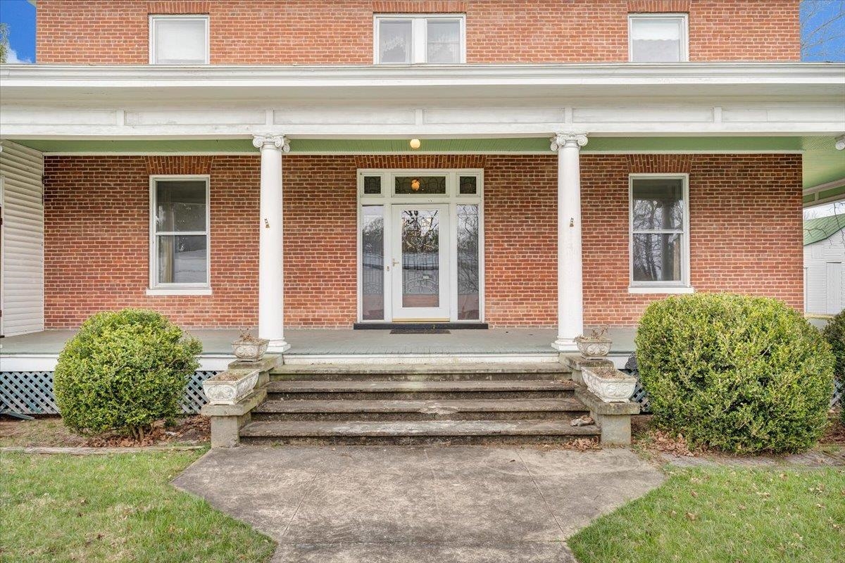 13 Giles Avenue Dublin VA 24084