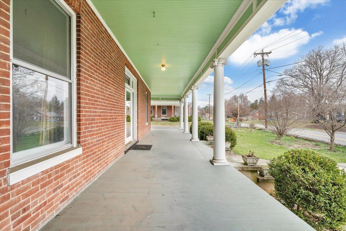 13 Giles Avenue Dublin VA 24084
