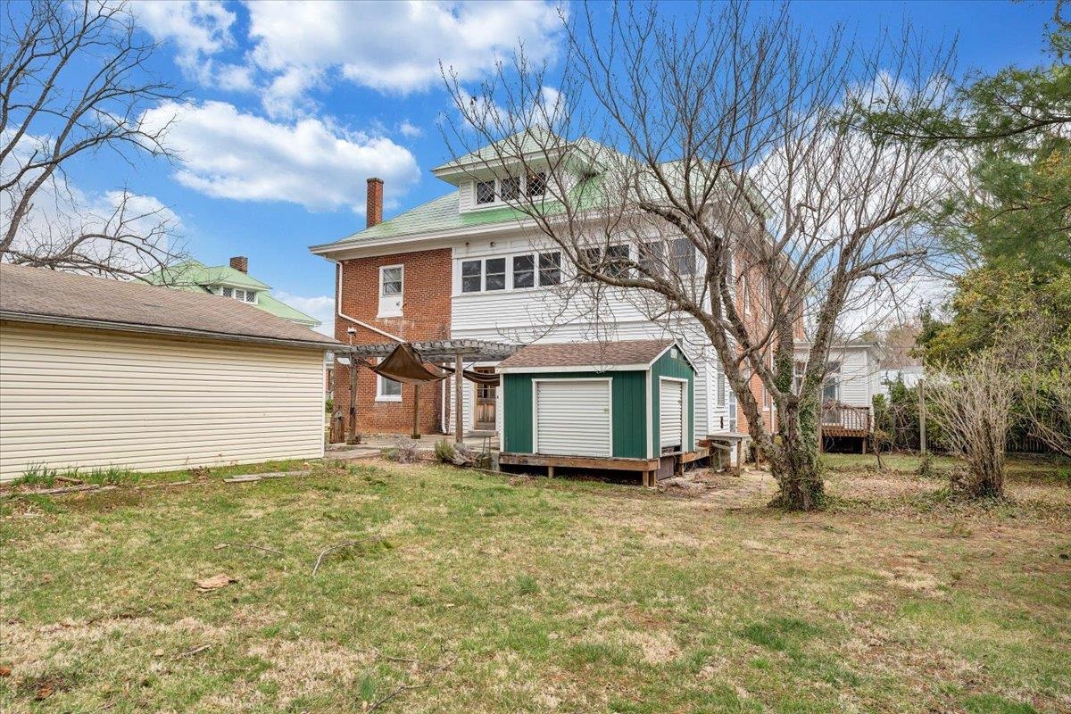 13 Giles Avenue Dublin VA 24084
