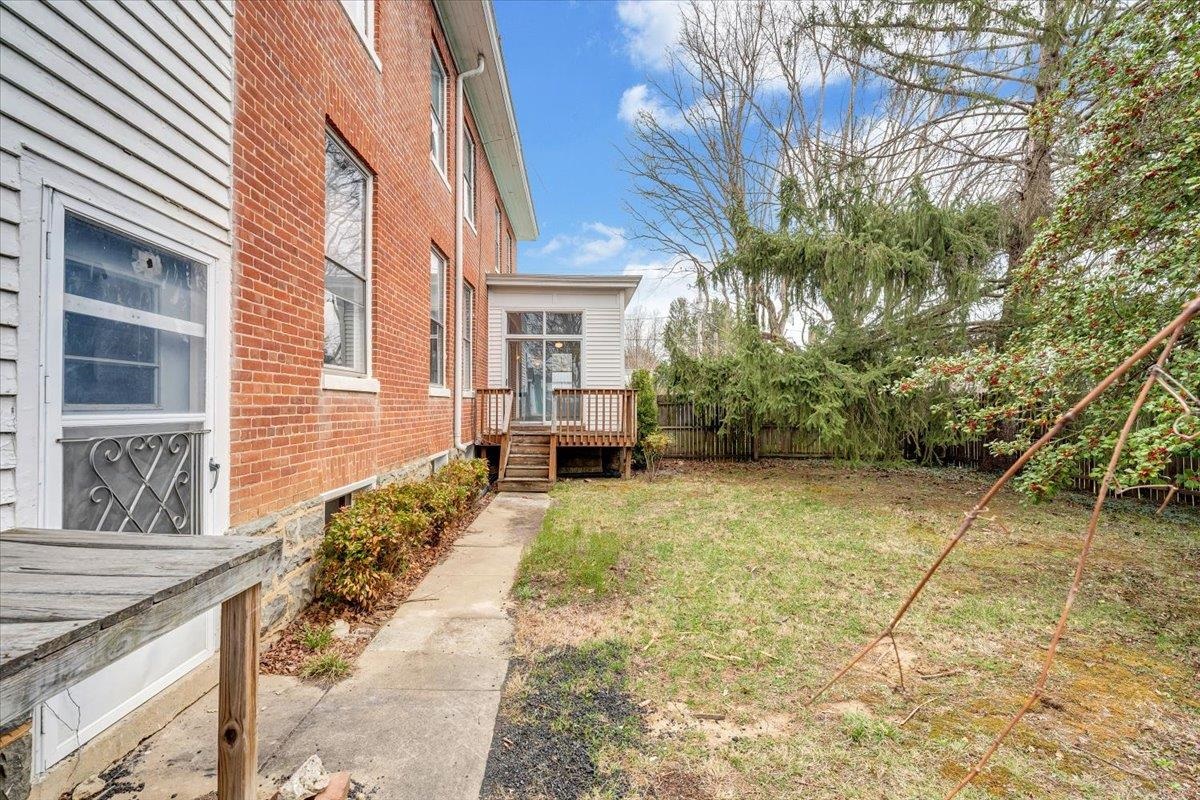 13 Giles Avenue Dublin VA 24084