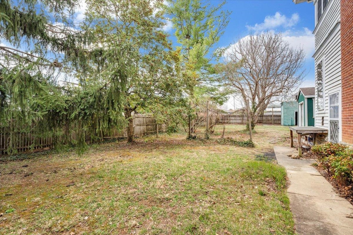 13 Giles Avenue Dublin VA 24084
