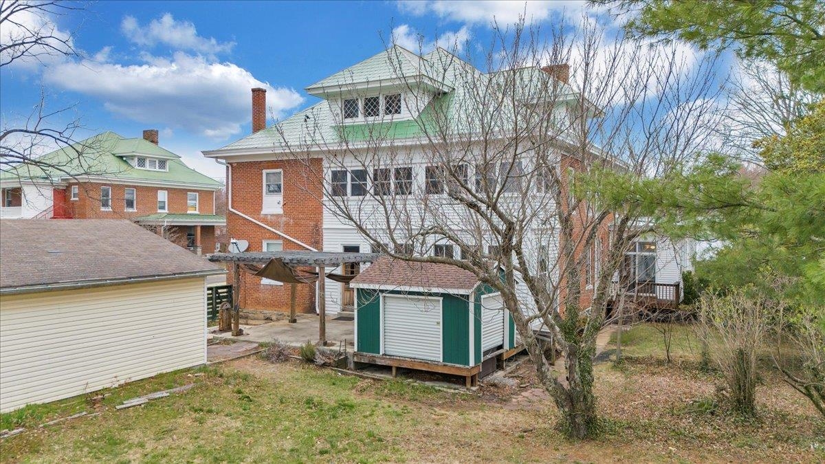13 Giles Avenue Dublin VA 24084