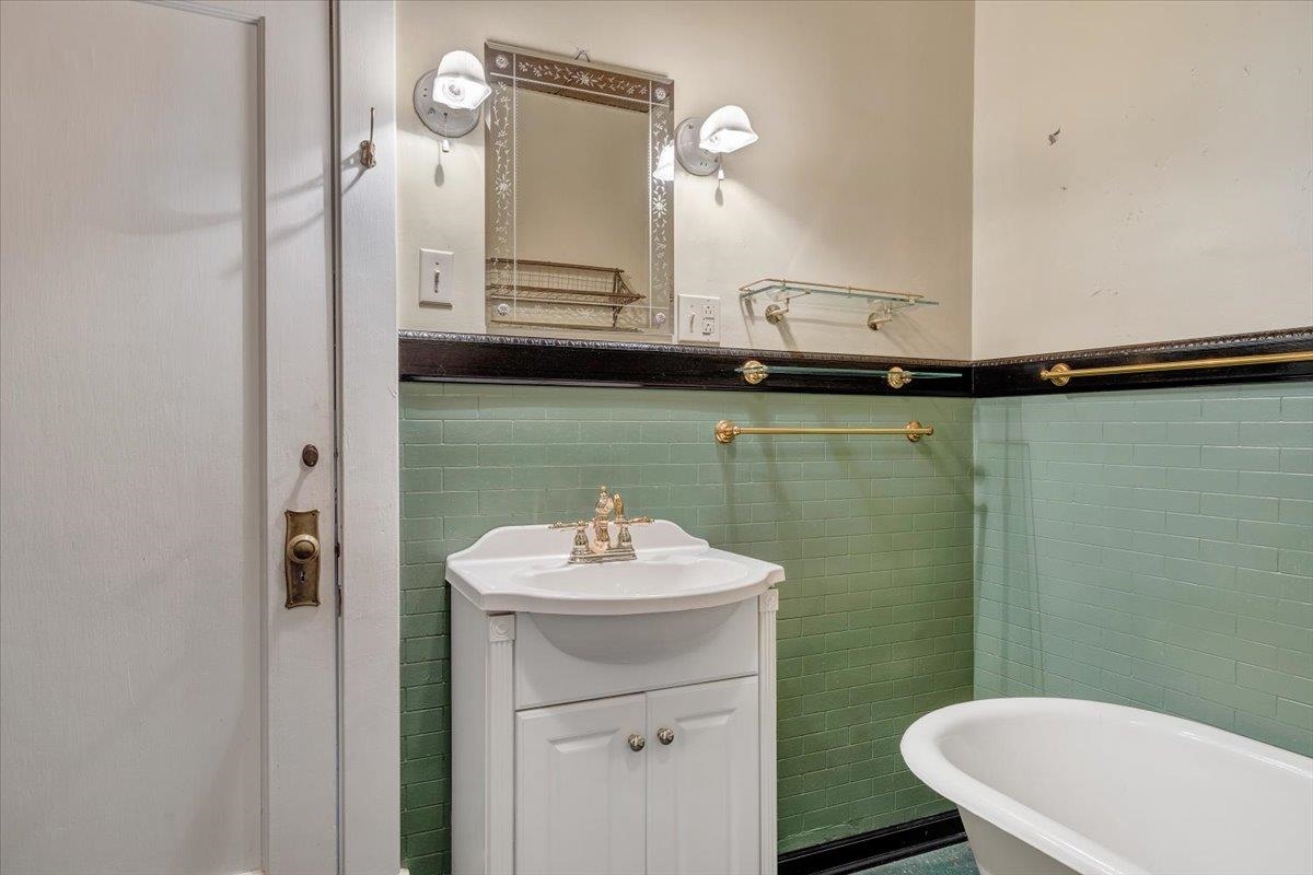 13 Giles Avenue Dublin VA 24084