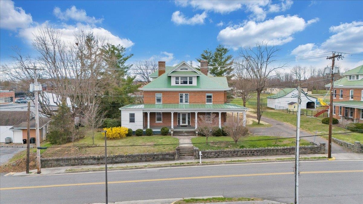 13 Giles Avenue Dublin VA 24084