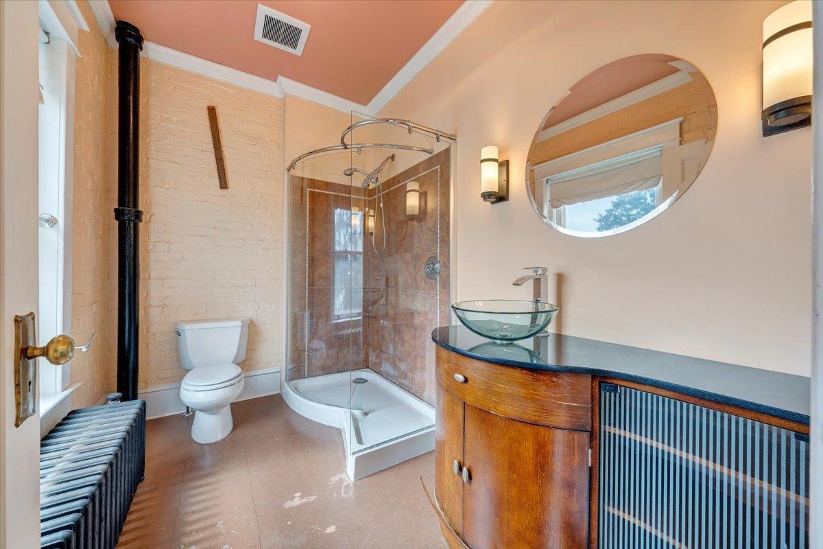 13 Giles Avenue Dublin VA 24084
