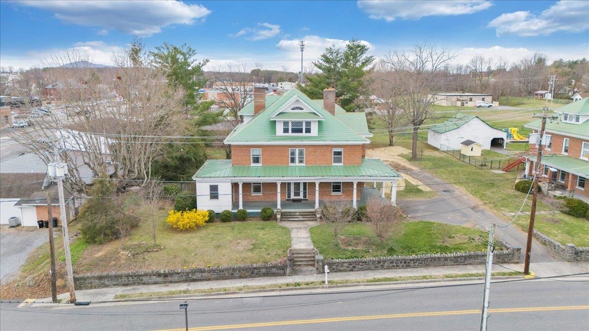 13 Giles Avenue Dublin VA 24084