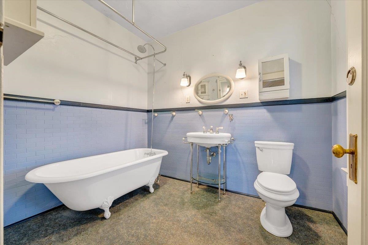 13 Giles Avenue Dublin VA 24084