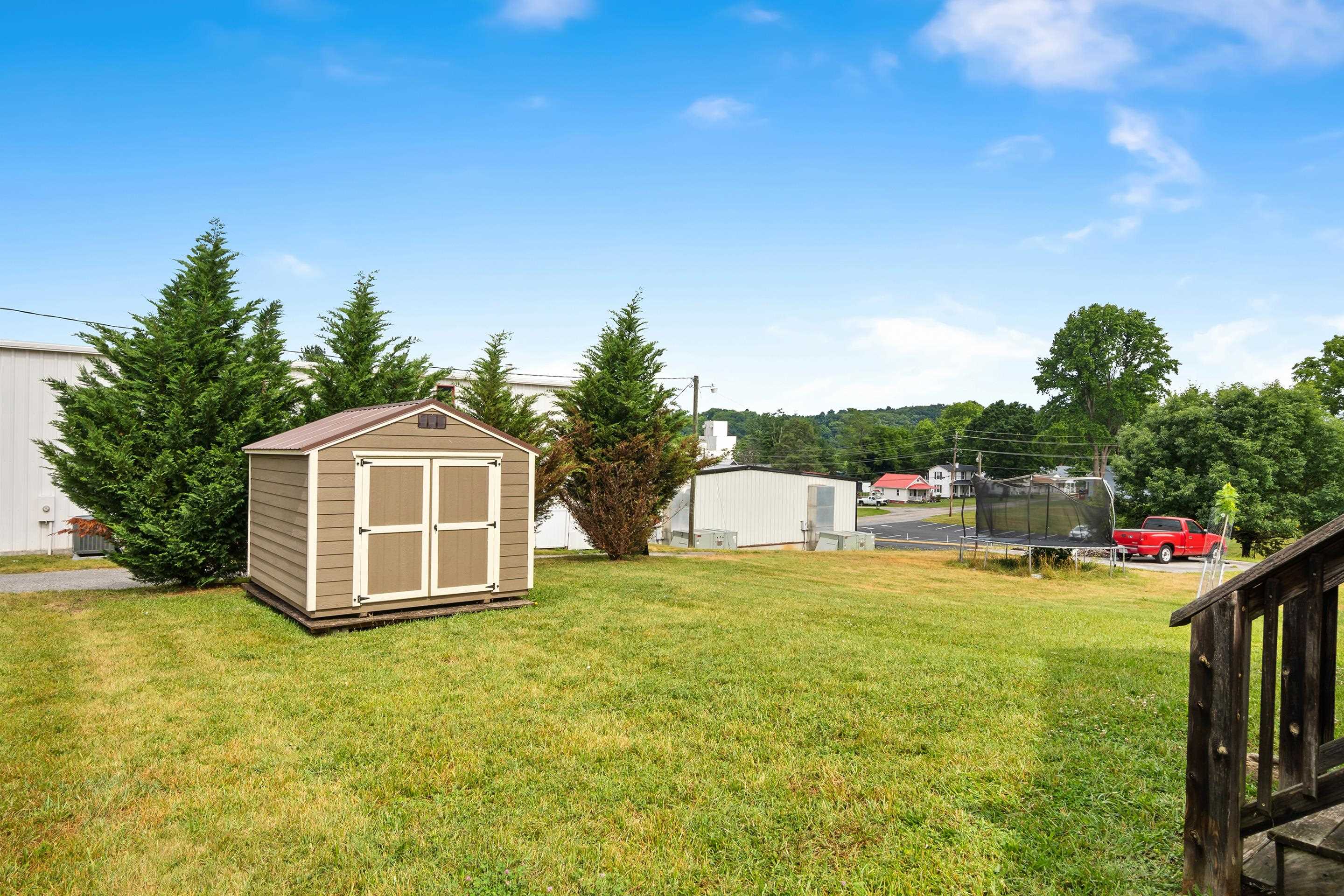 1813 3rd Street Radford VA 24141