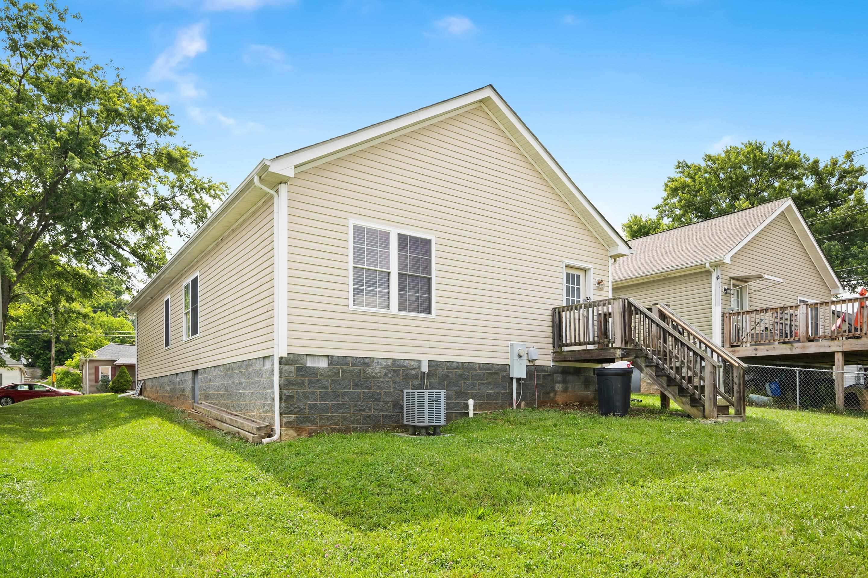1813 3rd Street Radford VA 24141