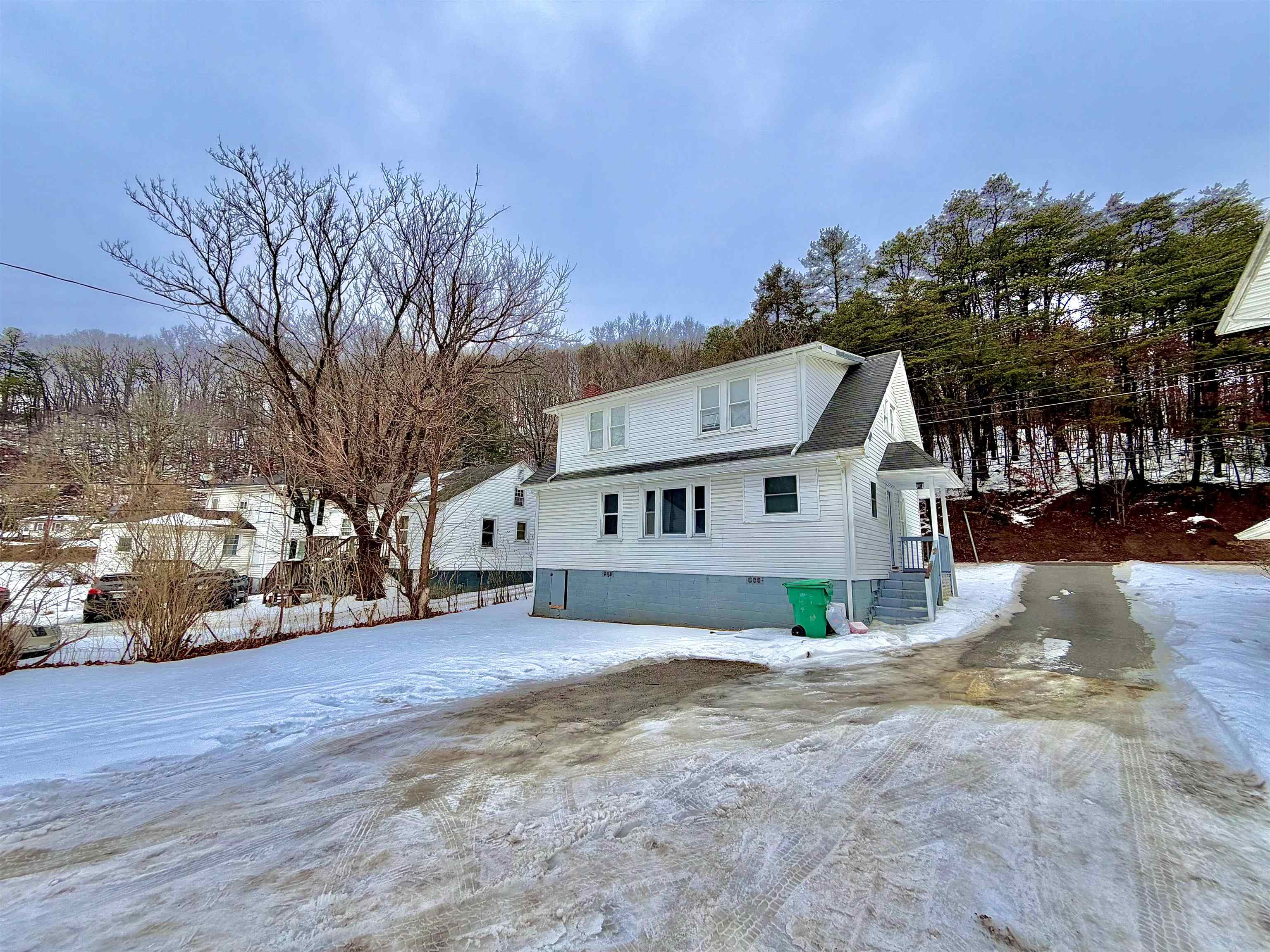 328 S College Avenue Bluefield VA 24605