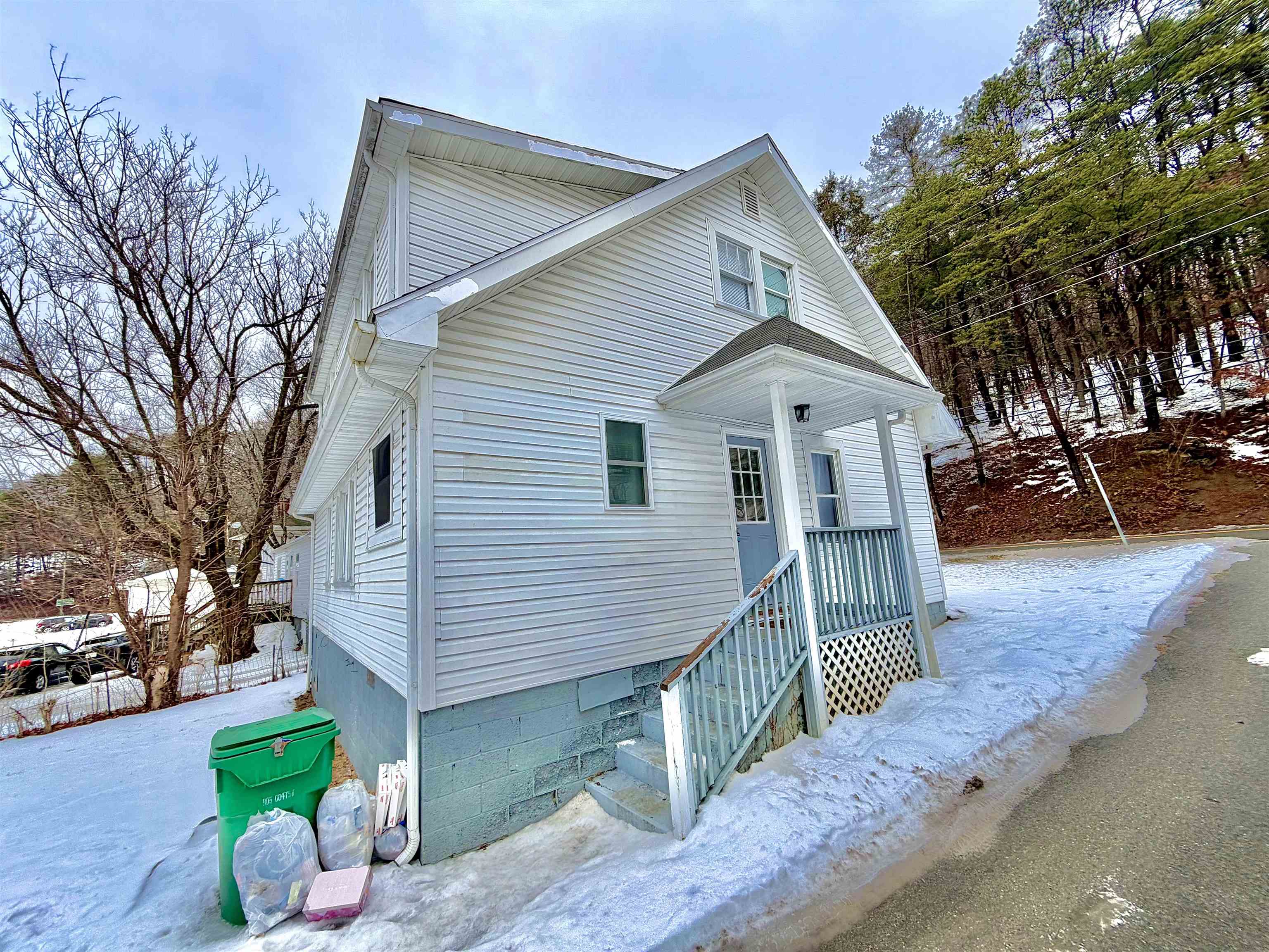 328 S College Avenue Bluefield VA 24605