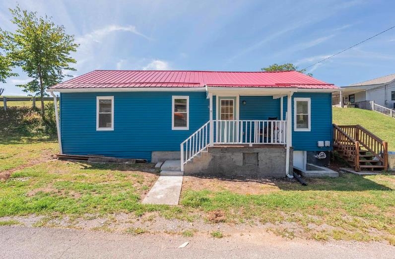108 George Street Narrows VA 24124