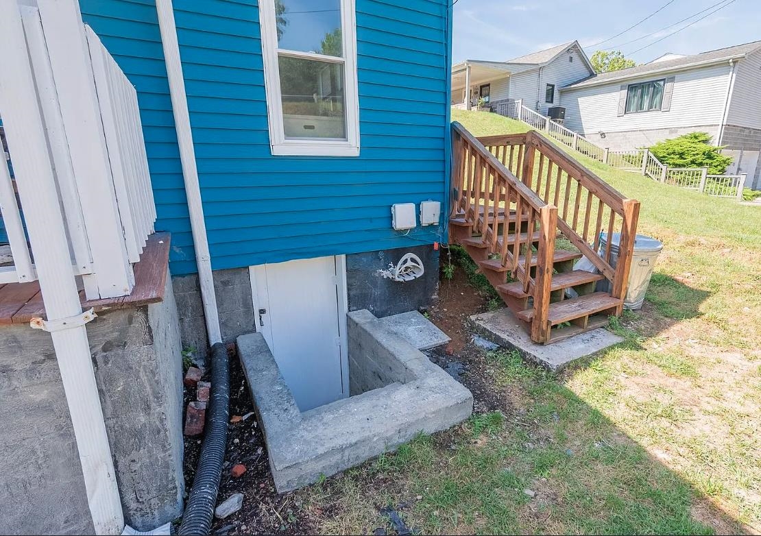 108 George Street Narrows VA 24124