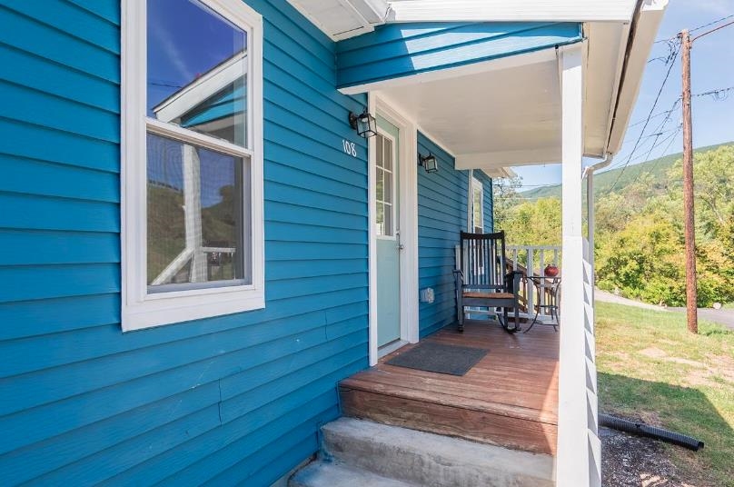 108 George Street Narrows VA 24124