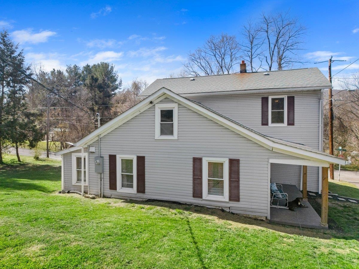 208 Holston Street Narrows VA 24124