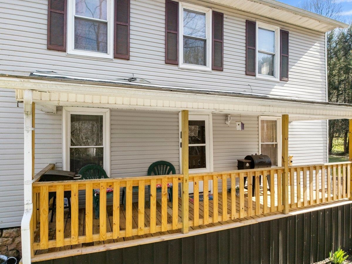 208 Holston Street Narrows VA 24124