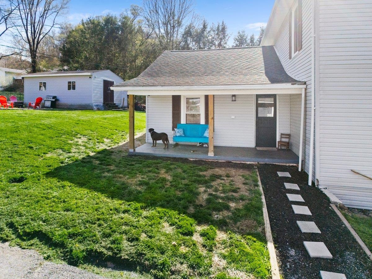 208 Holston Street Narrows VA 24124