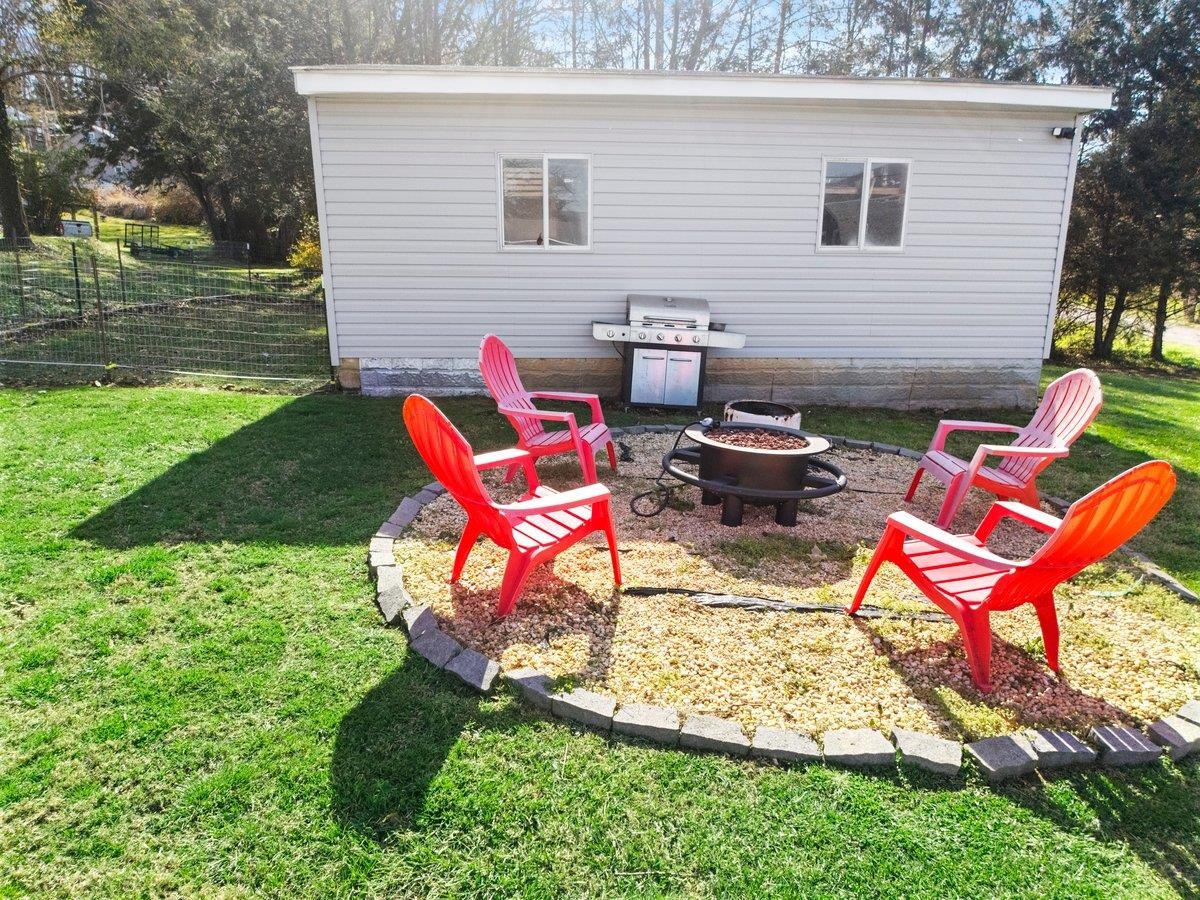 208 Holston Street Narrows VA 24124