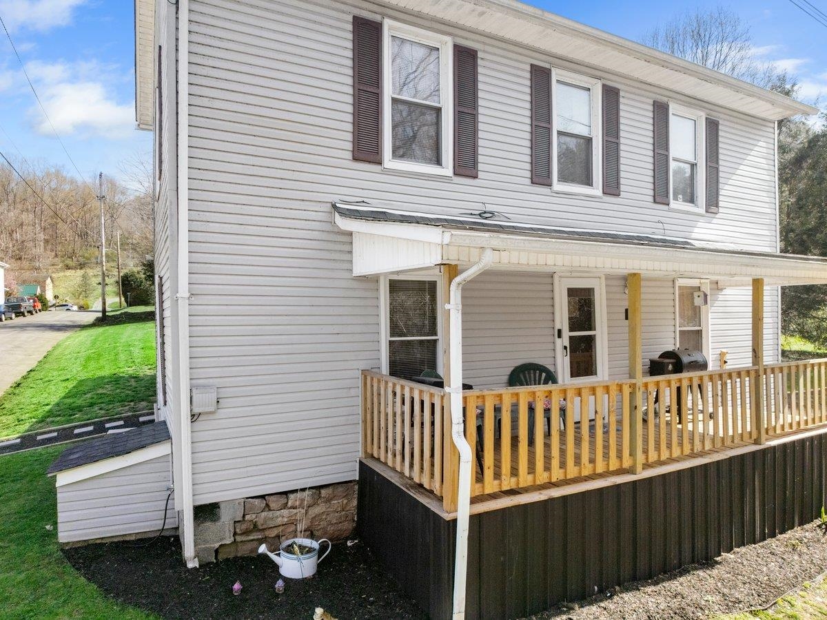 208 Holston Street Narrows VA 24124