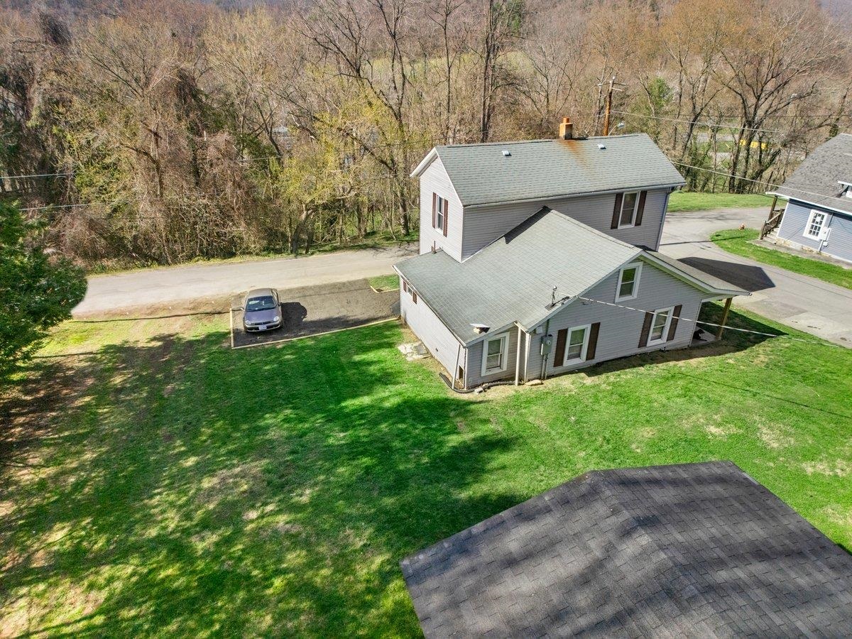 208 Holston Street Narrows VA 24124